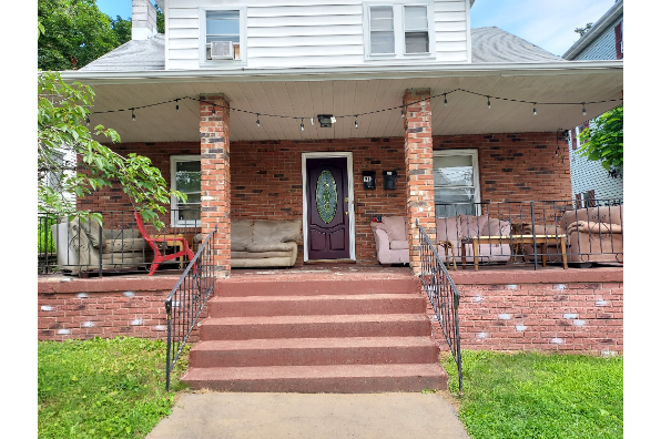 91 Fairview Ave, LARGE HOME (Photo 1)