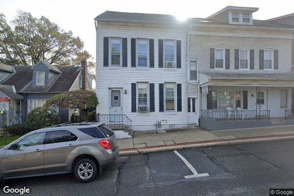 440 W Main St, Fall-Spring School Rental (Photo 1)