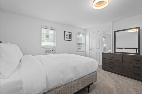 858 Lovitt Wy (Photo 2)