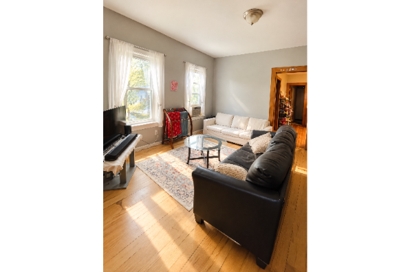 41 Seminary Avenue (Photo 1)
