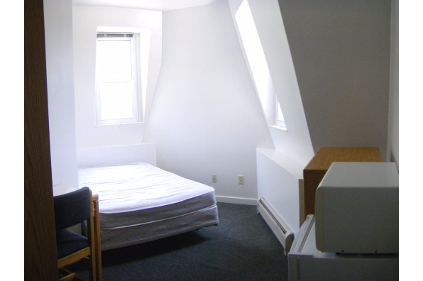 Whiton Hall Rooms (shared kitchen and bathrooms) (Photo 4)