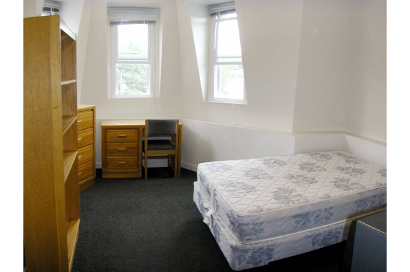 Whiton Hall Rooms (shared kitchen and bathrooms) (Photo 6)