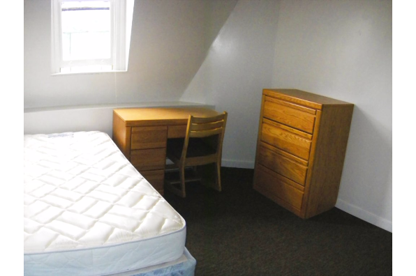 Whiton Hall Rooms (shared kitchen and bathrooms) (Photo 3)