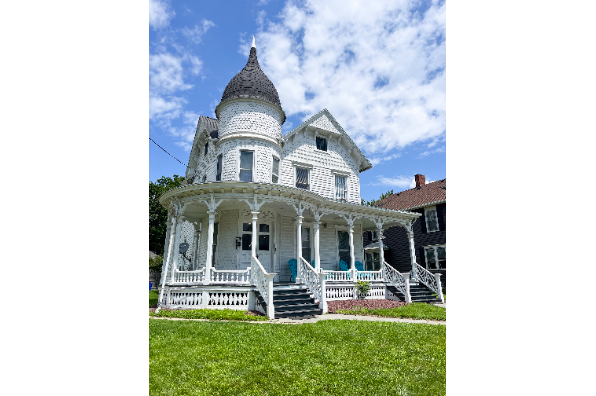 61 Center St, Apt 1 (Photo 6)