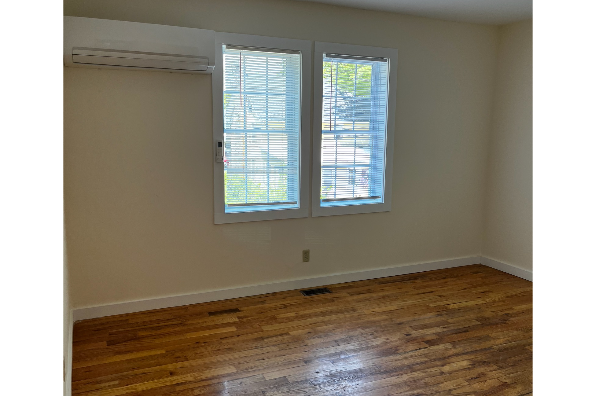 32 Church Street, 2nd Floor Apartment (Photo 4)