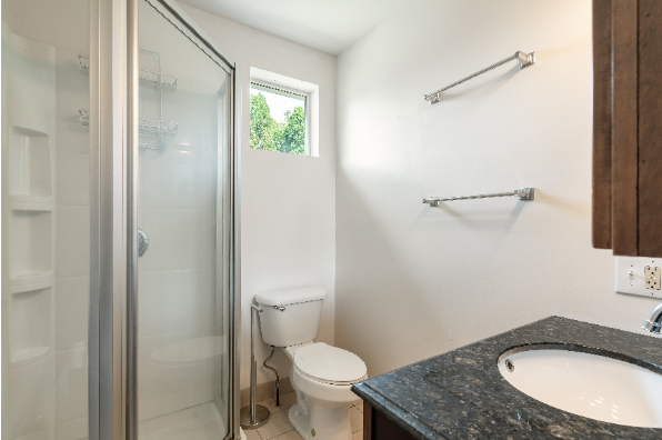 140 Noble St, B (Photo 1)
