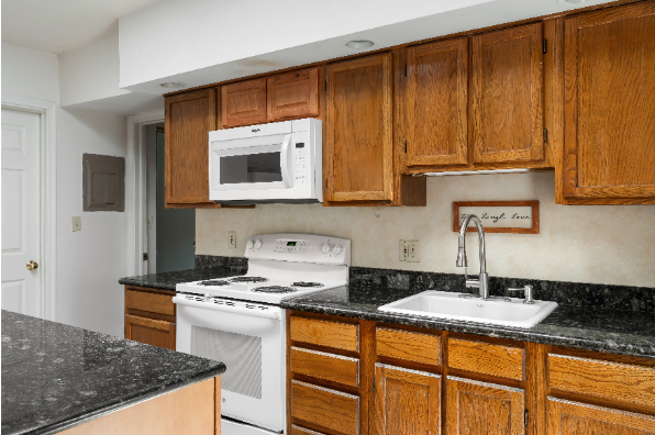 140 Noble St, B (Photo 7)