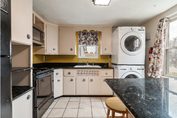 140 Noble St, C (Photo 6)