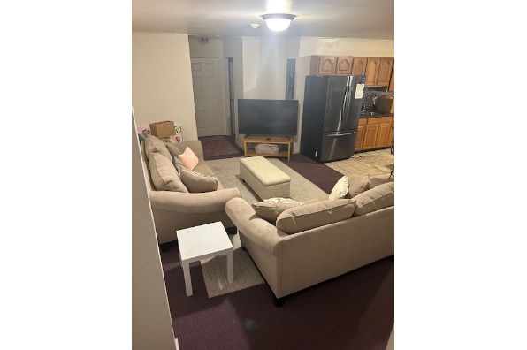 422 W Main St, C (Photo 7)