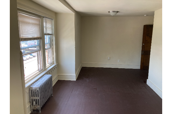 149 East Main Street, 2024 -2025 School year 3rd Floor 3 LARGE bedrooms.  WIFI Included - Large Yard - Central AIR (Photo 3)